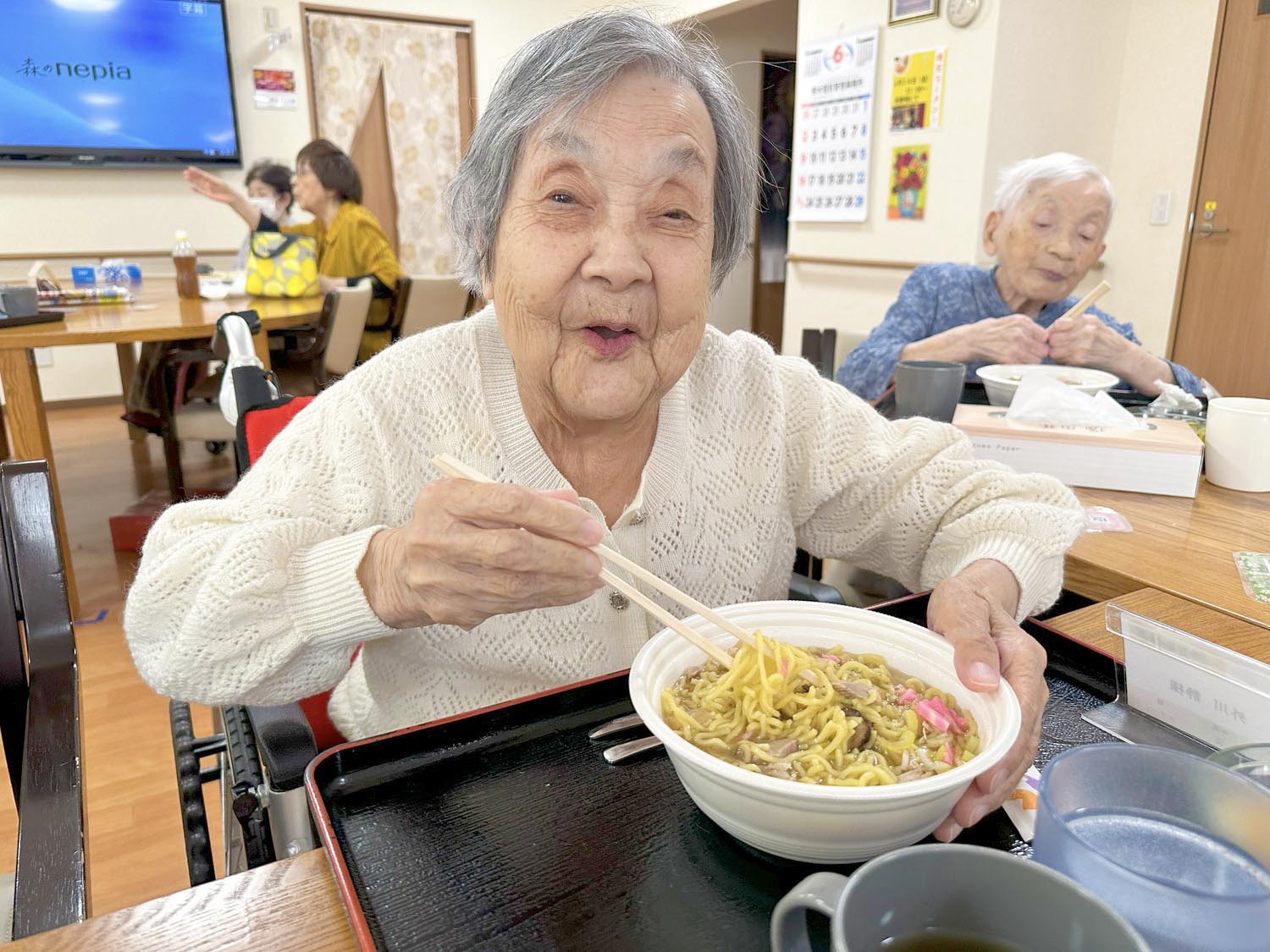 花さとかⅡにラーメン屋さんが来ました🍜